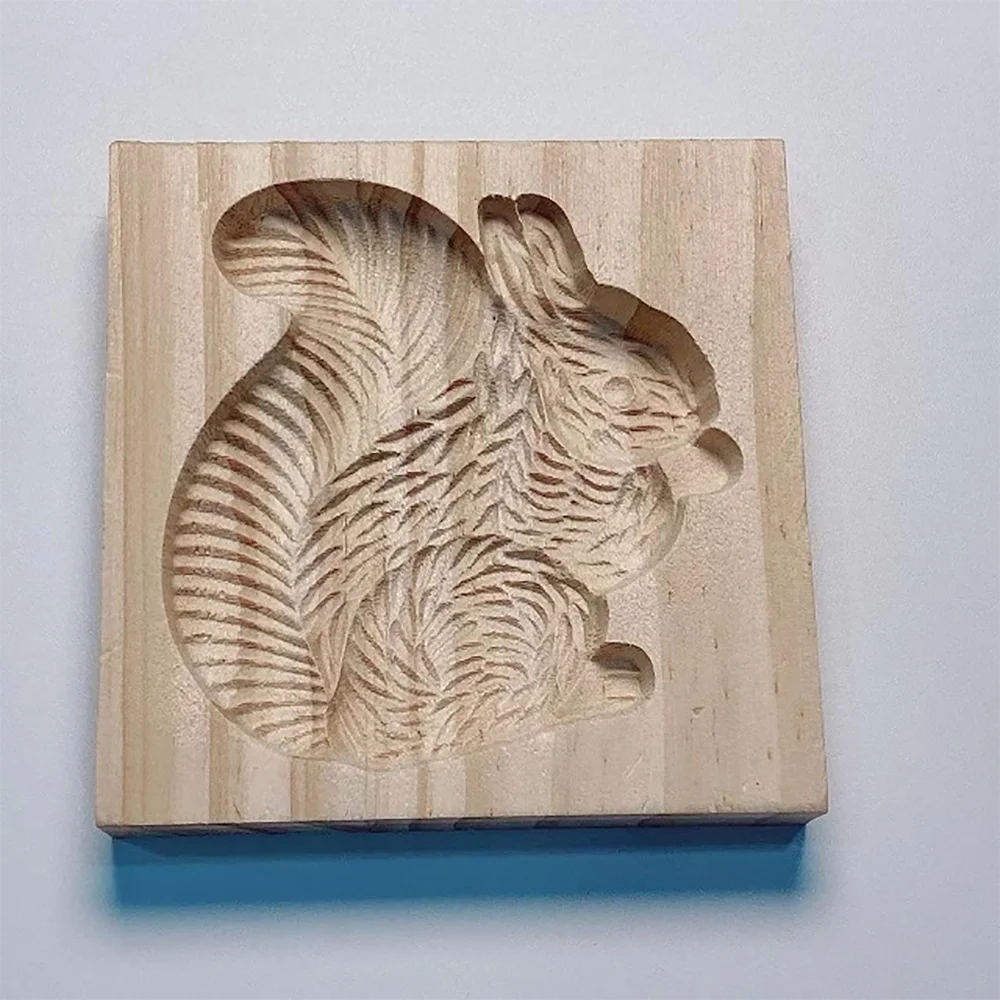 Purexcellent&trade; Household cute squirrel wooden biscuit mold