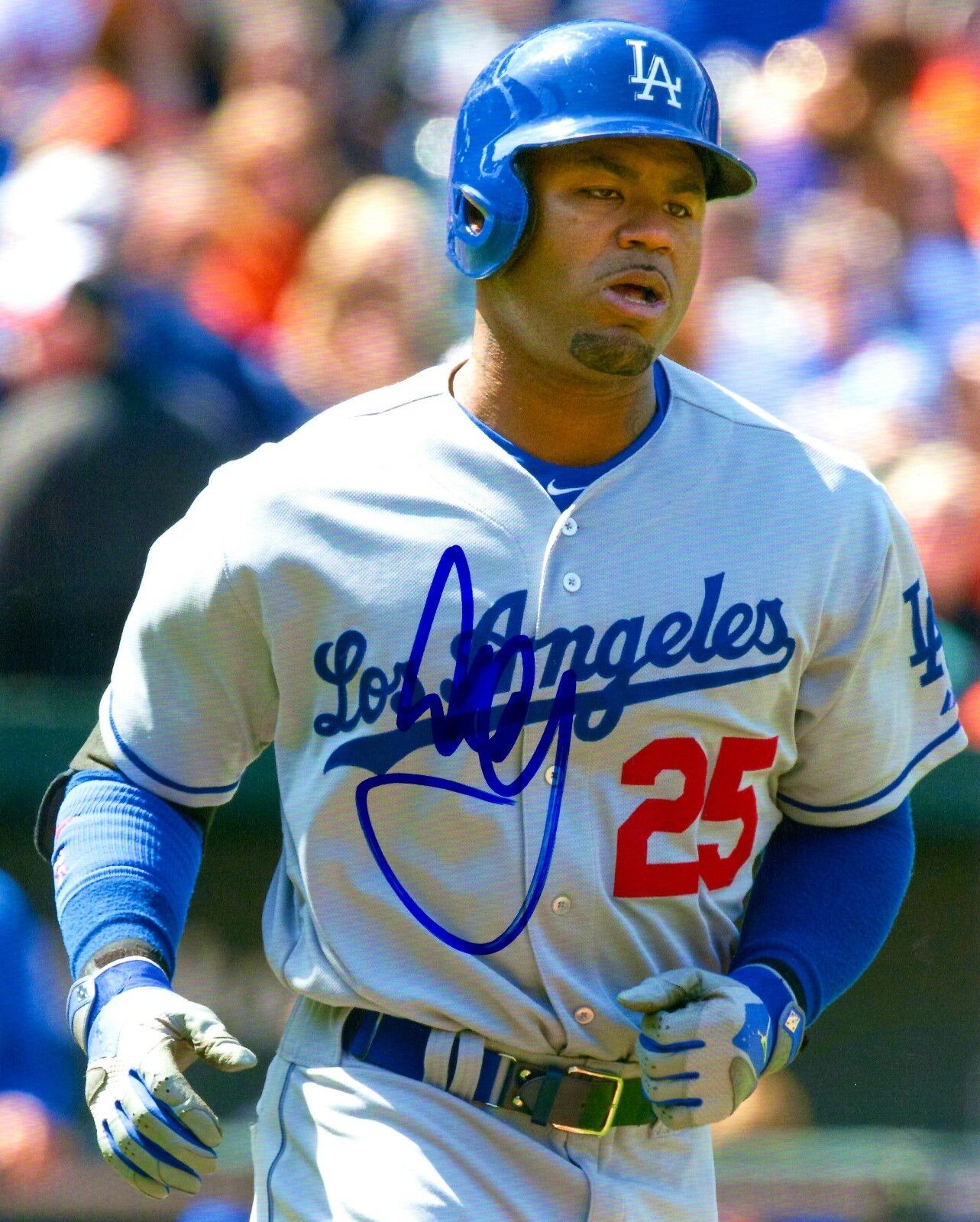 Autographed CARL CRAWFORD Los Angeles Dodgers 8x10 Photo Poster painting- COA