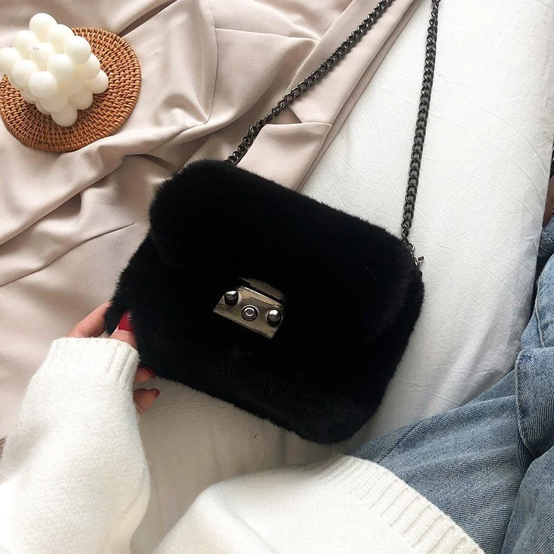 Autumn and Winter Shoulder Underarm bags Plush Pouch crossbody bags Women's 2021 Fashion All-match Furry Handbag small bags