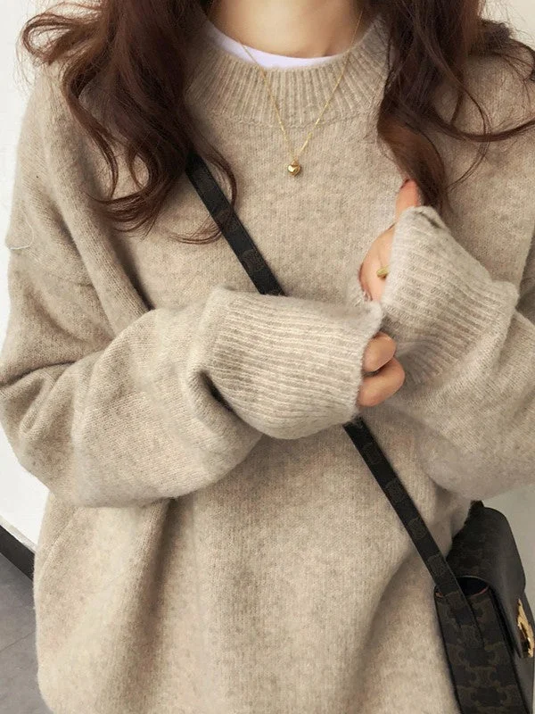 Brownm solid color oversize sweater with crew neck