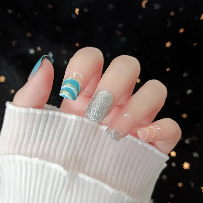 24pcs/boxed Beauty press on nails with Glue Short Size  with Gold Big Sequins False Nail Ladies  Black Color Party acrylic nails-Nail Inspo