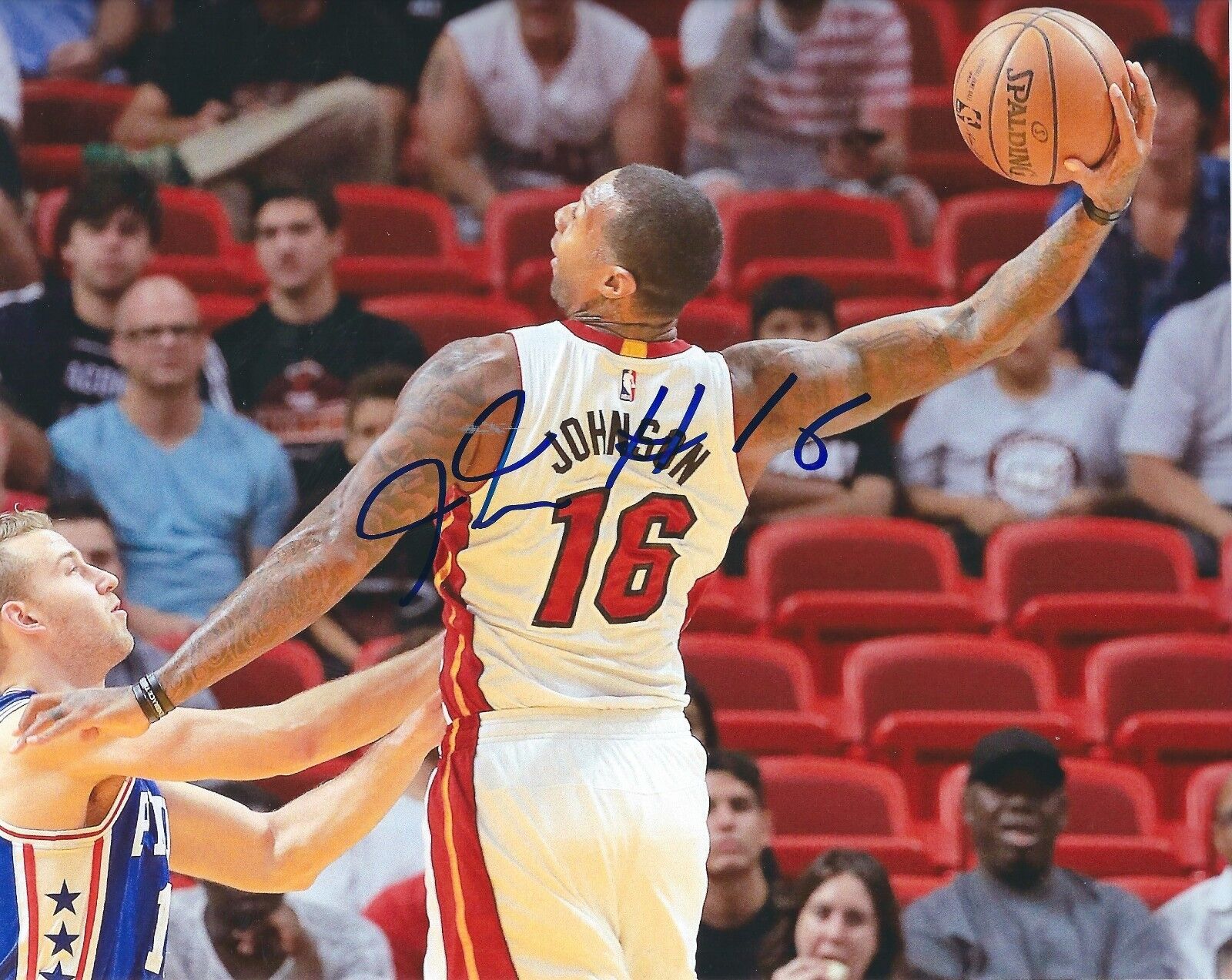 Autographed JAMES JOHNSON Miami Heat 8x10 Photo Poster painting