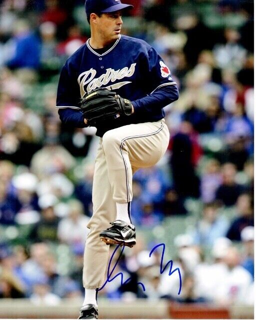 Greg Maddux Signed San Diego Padres 8x10 inch Photo Poster painting - 2014 Hall of Fame Inductee