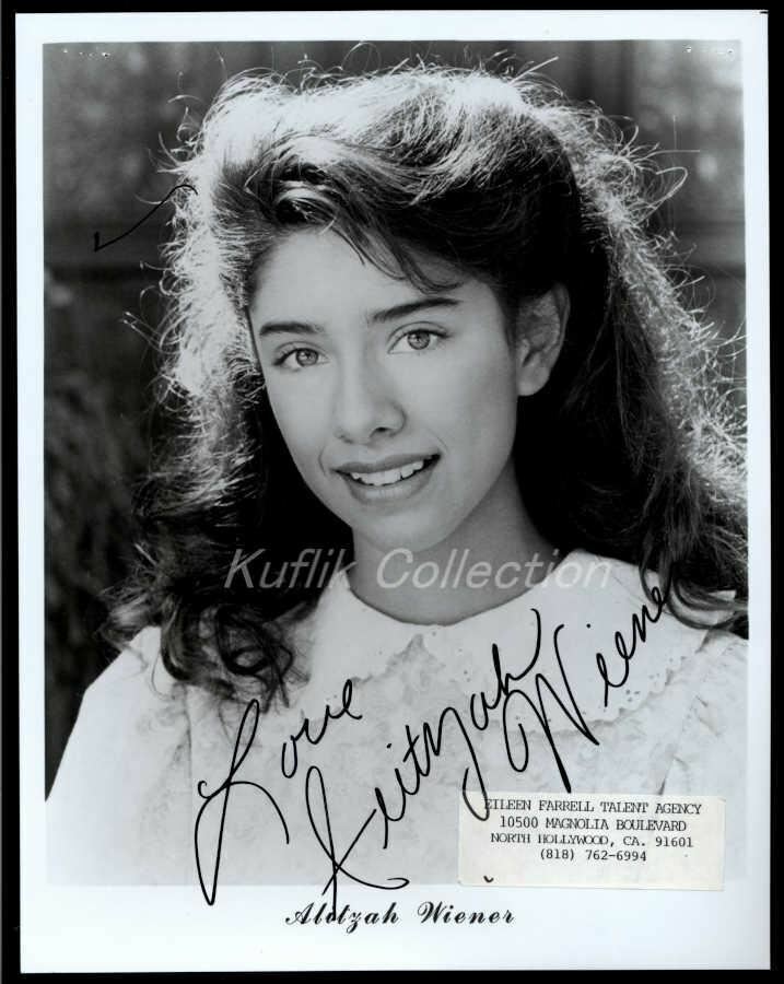 Alitzah Wiener - Signed Autograph Headshot Photo Poster painting - General Hospital