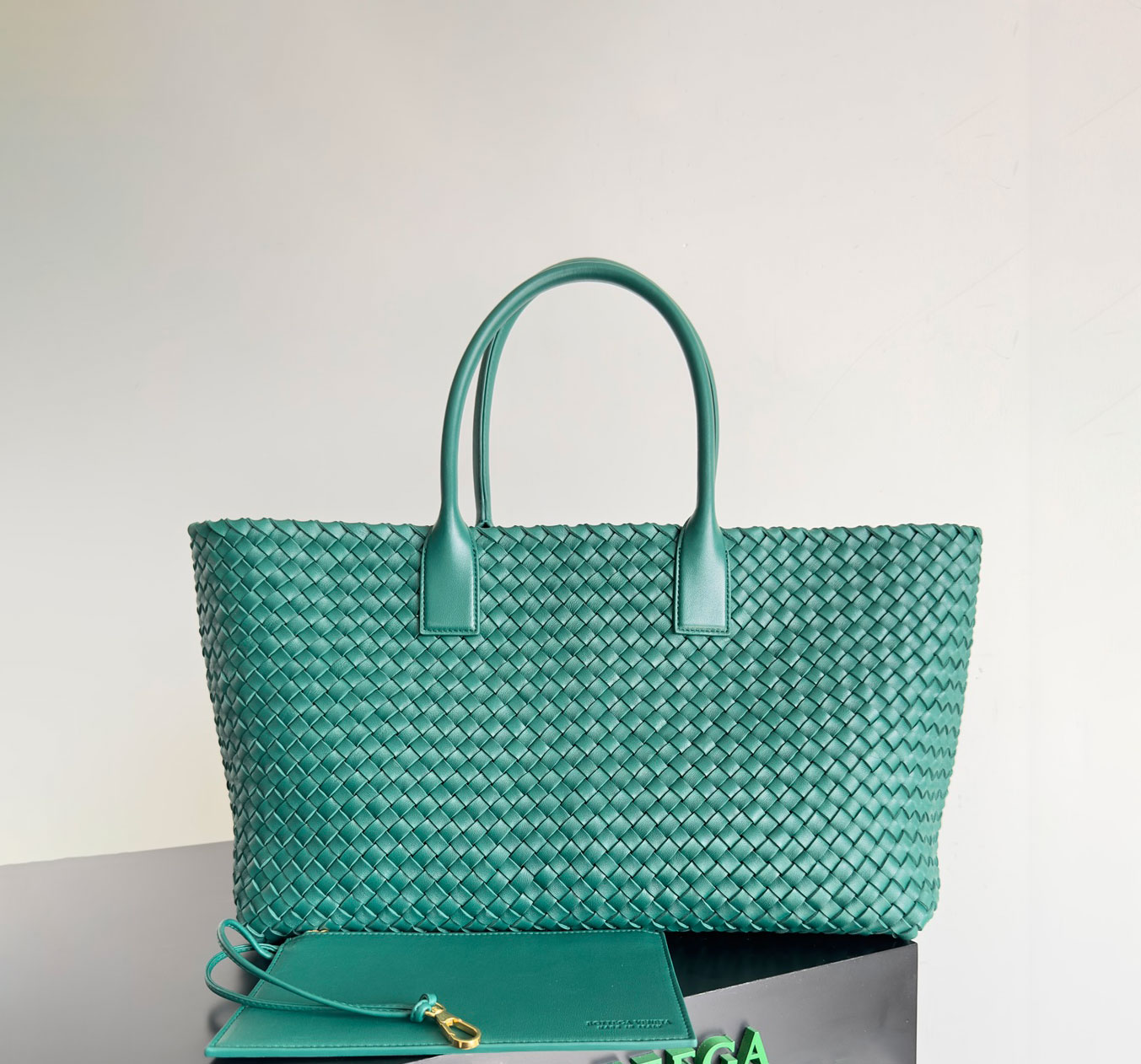 leather-tote-bag-with-detachable-strap