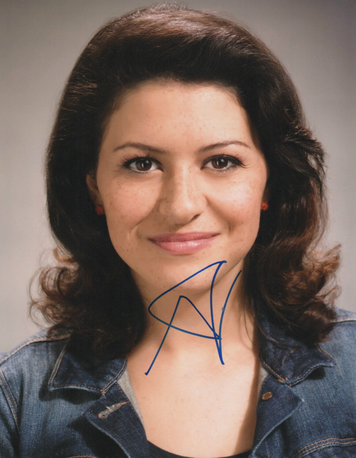 GFA The Runaways * ALIA SHAWKAT * Signed 8x10 Photo Poster painting AD2 COA