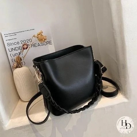 Fashion Retro One-shoulder Crossbody Underarm Bucket Bag