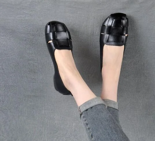 2022 New Fashion Women Genuine PU Leather Flat Shoes Woman Casual Work Mother Women's Shoes Women Flats Retro Shoes Sneakers