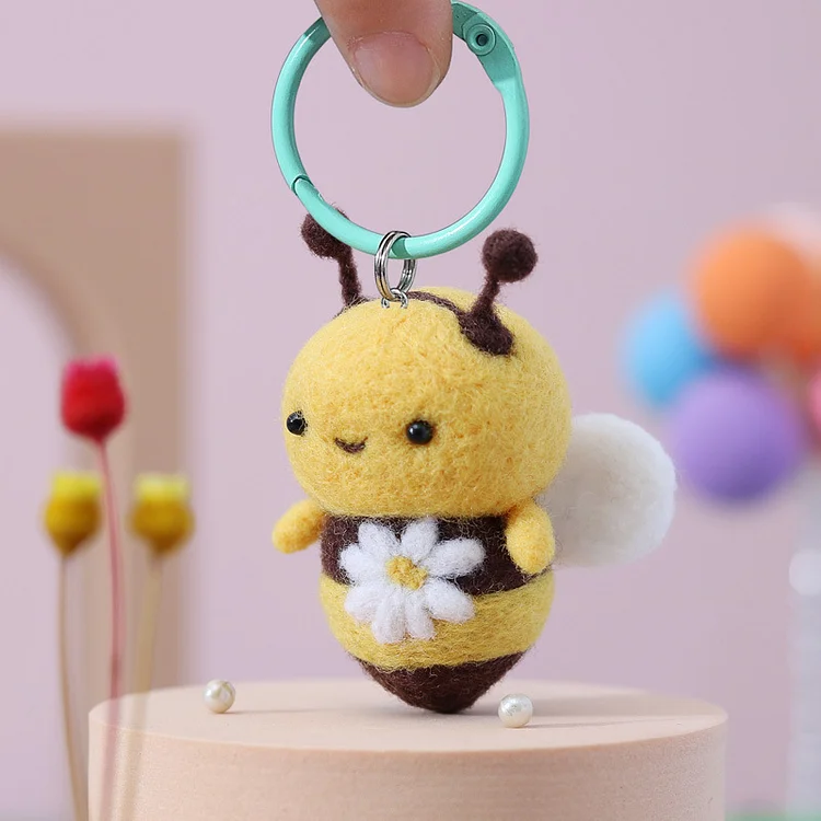 FeltingJoy - Bee Needle Felting Kit - Standing Bee