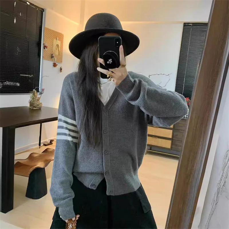 Churchf Churchf Age Reduction Soft Waxy V Collar Knit Cardigan Female Autumn Winter Show Thin Casual Women's College Wind Sweater Coat Female