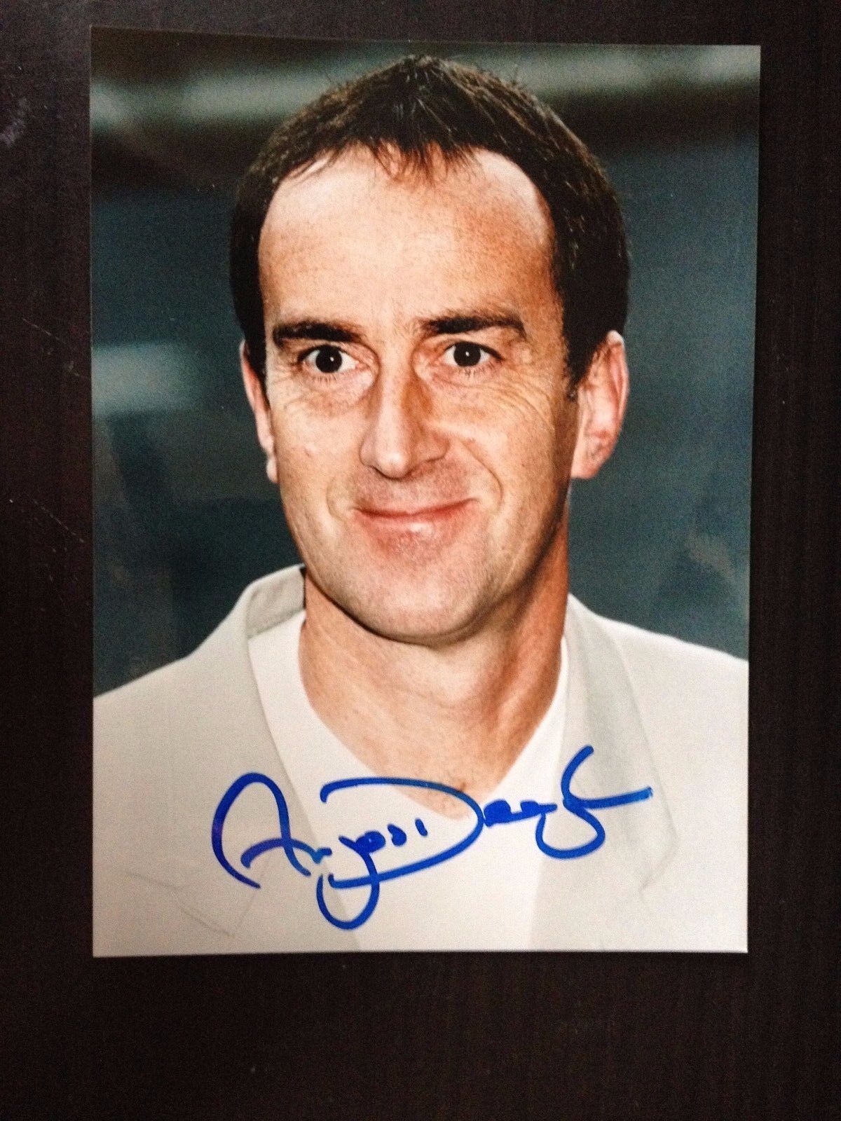 ANGUS DEAYTON - COMEDY ACTOR & TV SHOW HOST - EXCELLENT SIGNED COLOUR Photo Poster painting