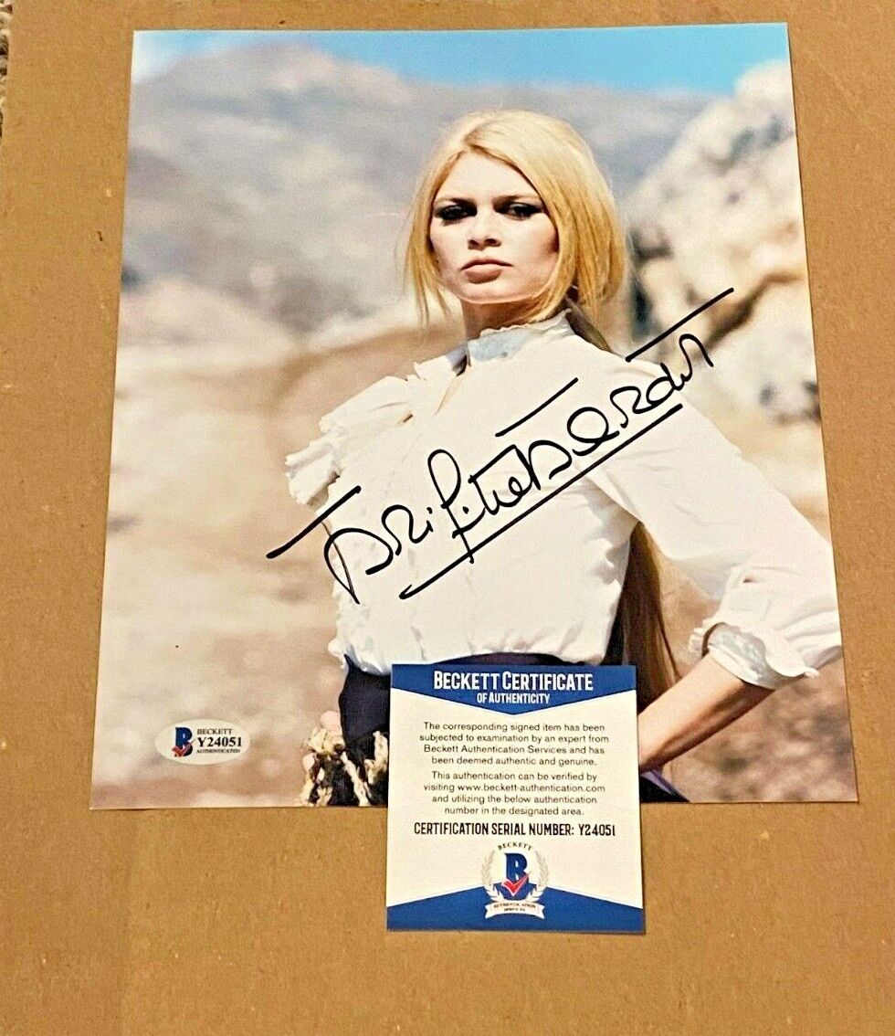 BRIDGETTE BARDOT SIGNED SEXY 8X10 Photo Poster painting BECKETT CERTIFIED #2