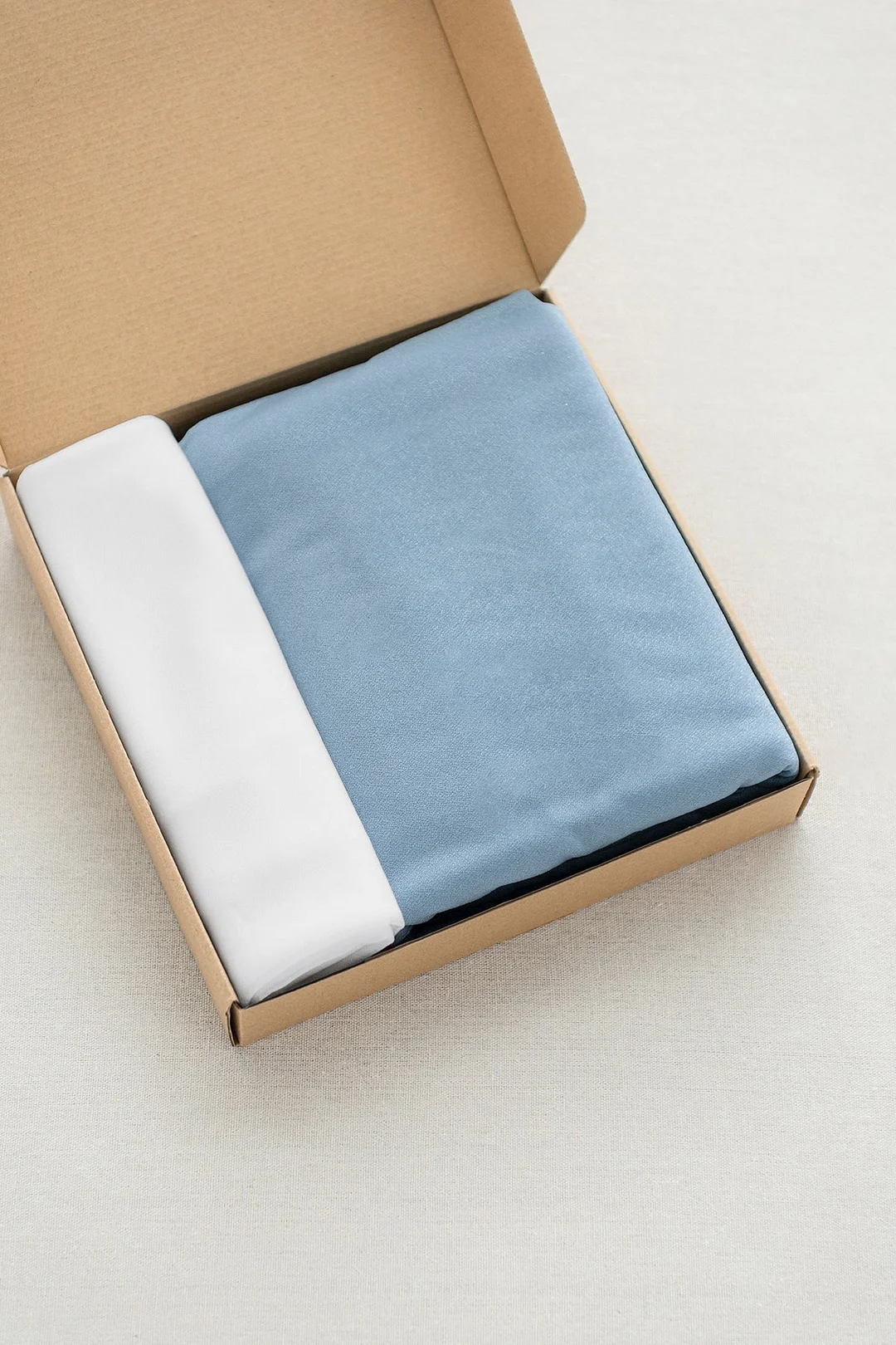 Head Table Flower Garland in English Pastel