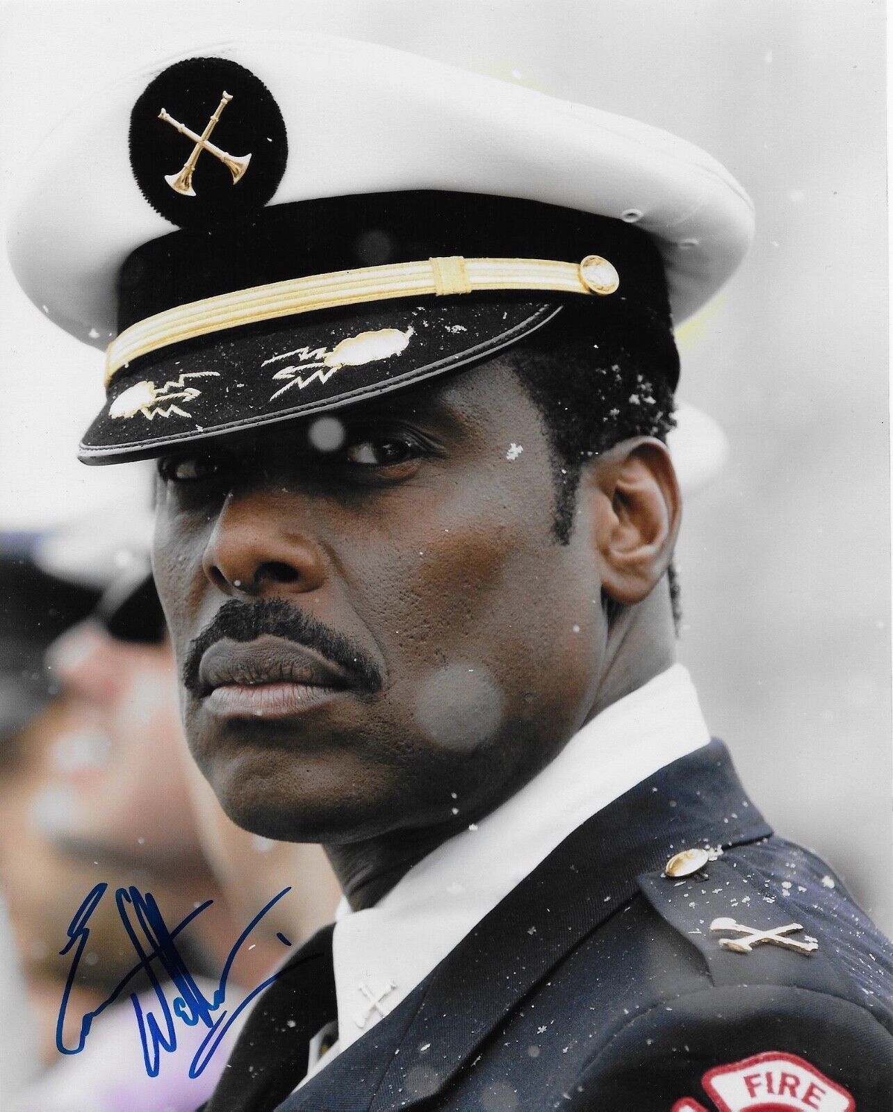 EAMONN WALKER 'CHICAGO FIRE' CHEIF WALLACE BODEN SIGNED 8X10 PICTURE *COA