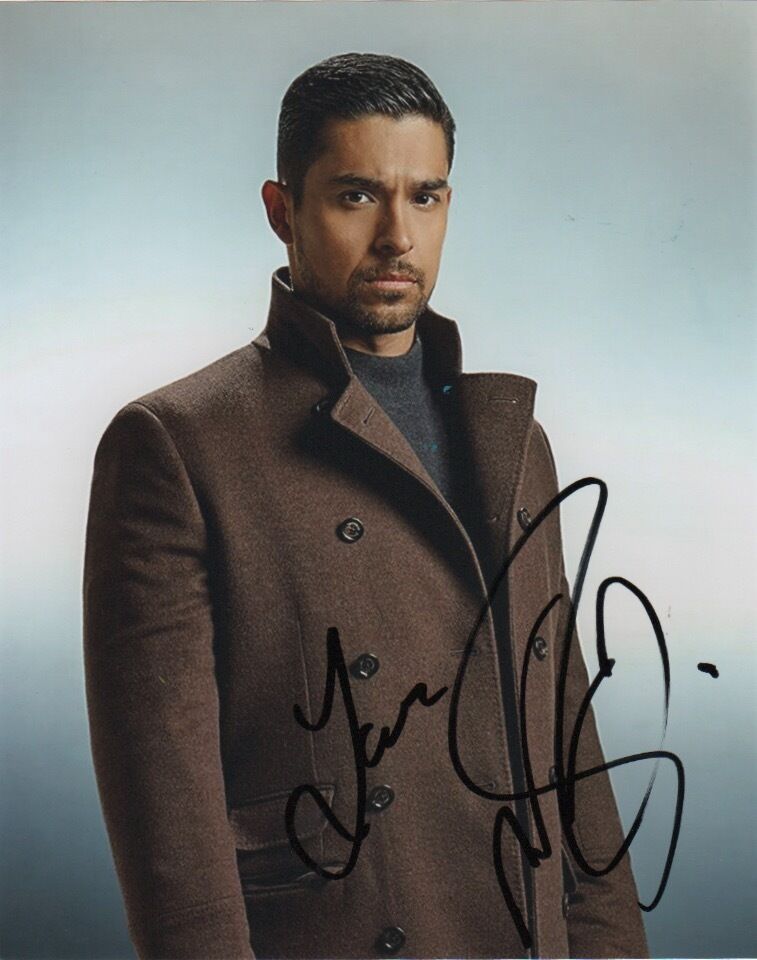 Wilmer Valderama Minority Report Autographed Signed 8x10 Photo Poster painting COA