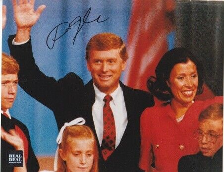 Former Vice President Dan Quayle Signed - Autographed 8x10 inch Photo Poster painting