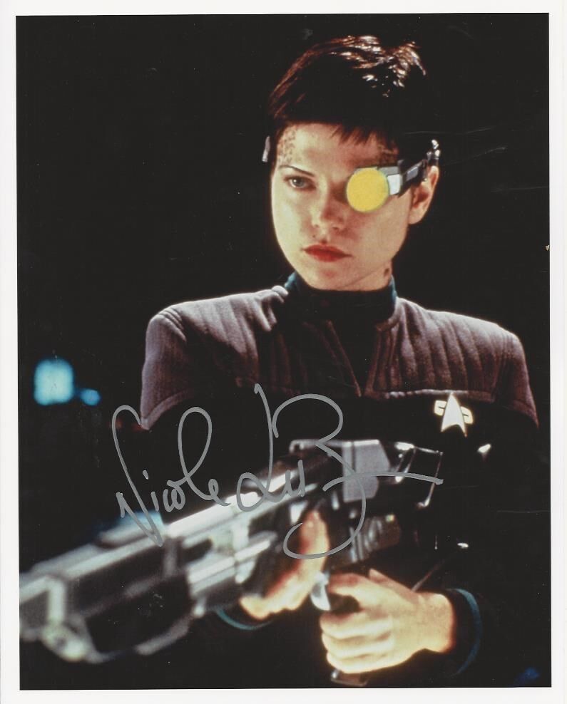 Nicole de Boer - Star Trek DS9 signed Photo Poster painting