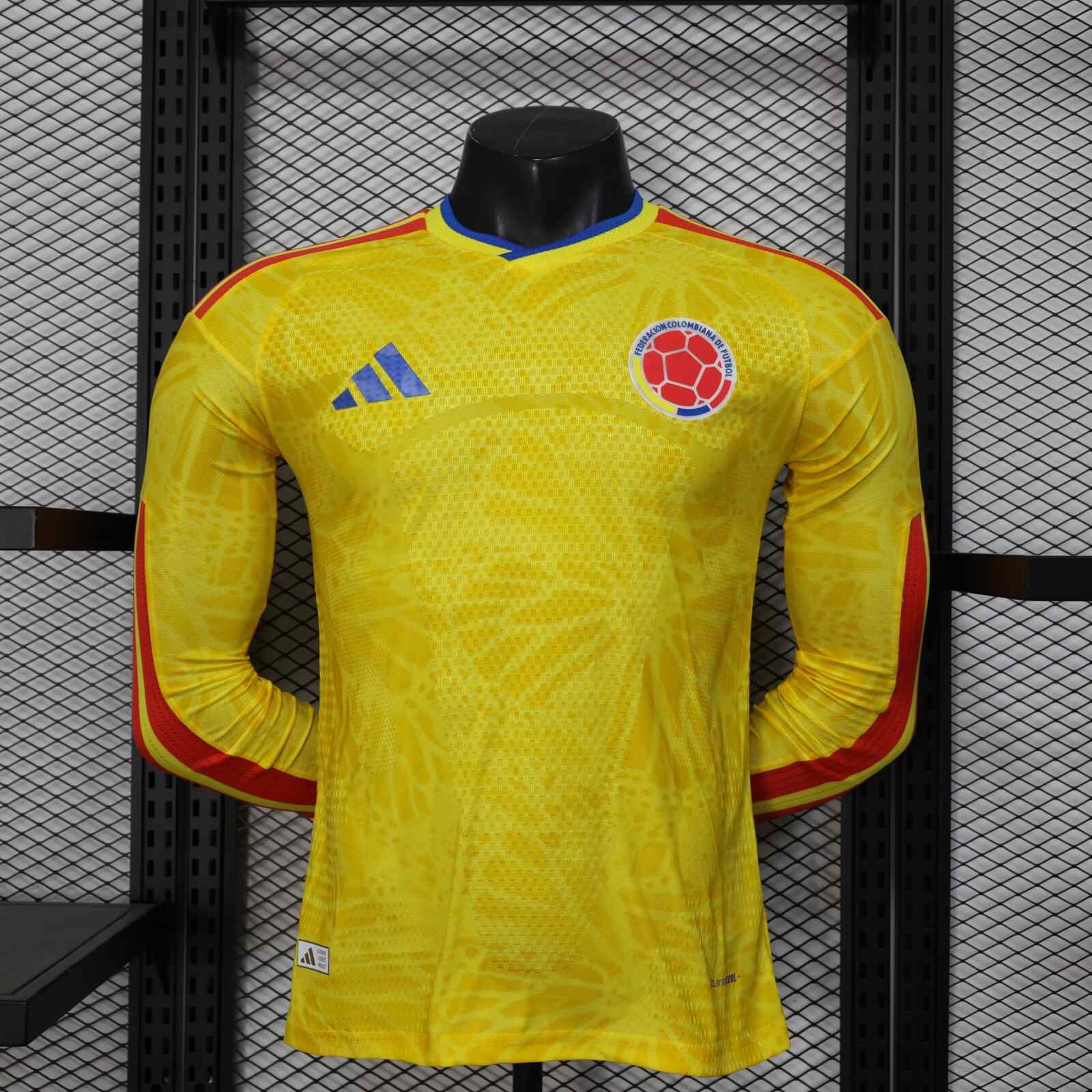2025/2026 Player Version Long Sleeved Colombia Home Football Jersey 1:1 Thai Quality（The player version jersey is a bit tight, please pay attention to the size selection）
