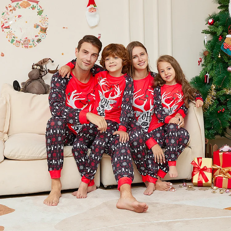 'Oh My Dear' Elk Light String Cartoon Print Christmas Family Matching Pajamas Sets