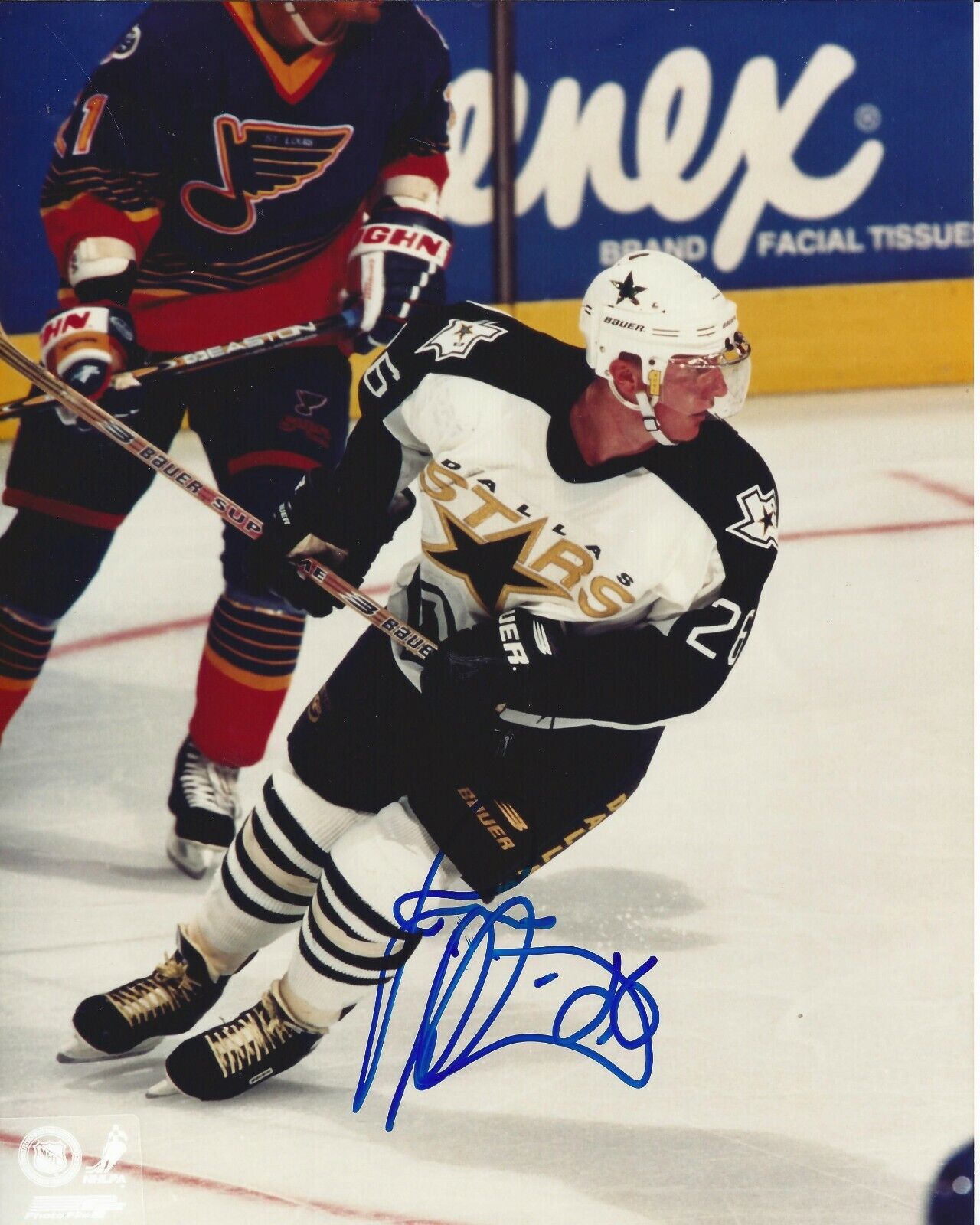 8x10 Autographed Jere Lehtinen Dallas Stars S035