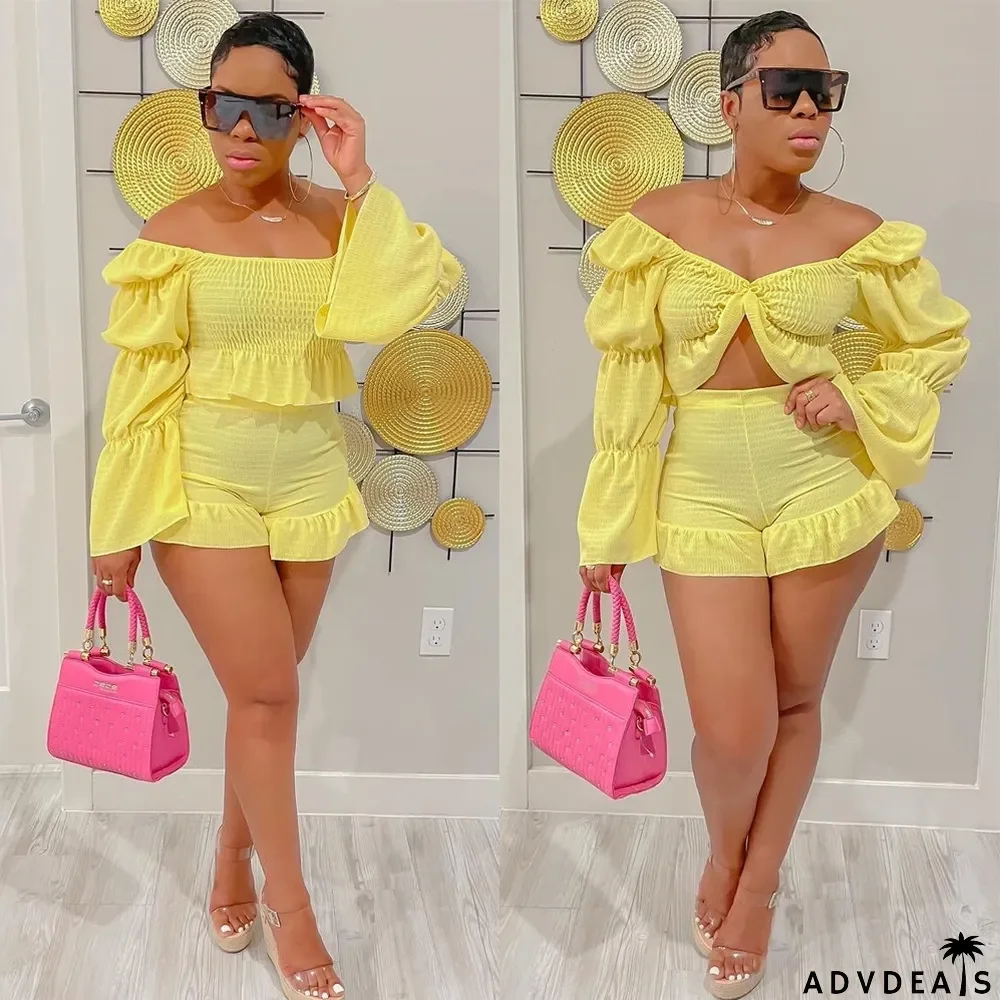 Sexy women's blouse with piled sleeves and pleated suit