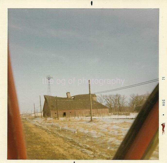 FOUND Photo Poster paintingGRAPH Color AMERICAN ROAD Original Snapshot VINTAGE 15 4 I