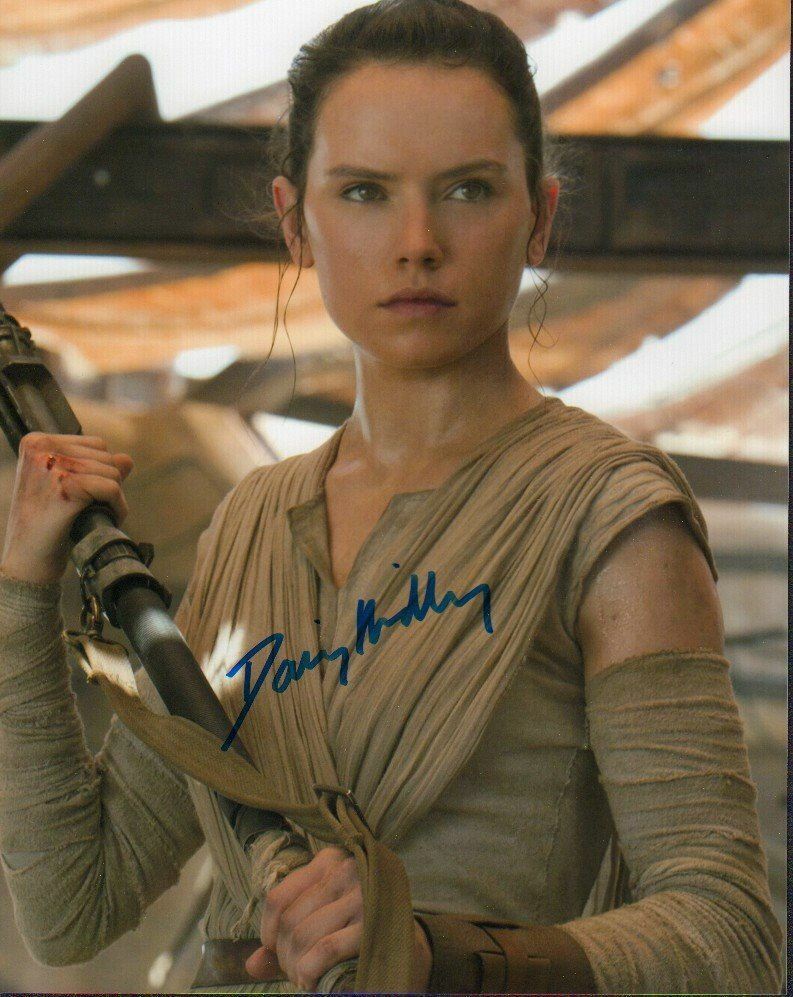 DAISY RIDLEY Signed Photo Poster paintinggraph - 'Rey' in Star Wars Sequel Trilogy - preprint