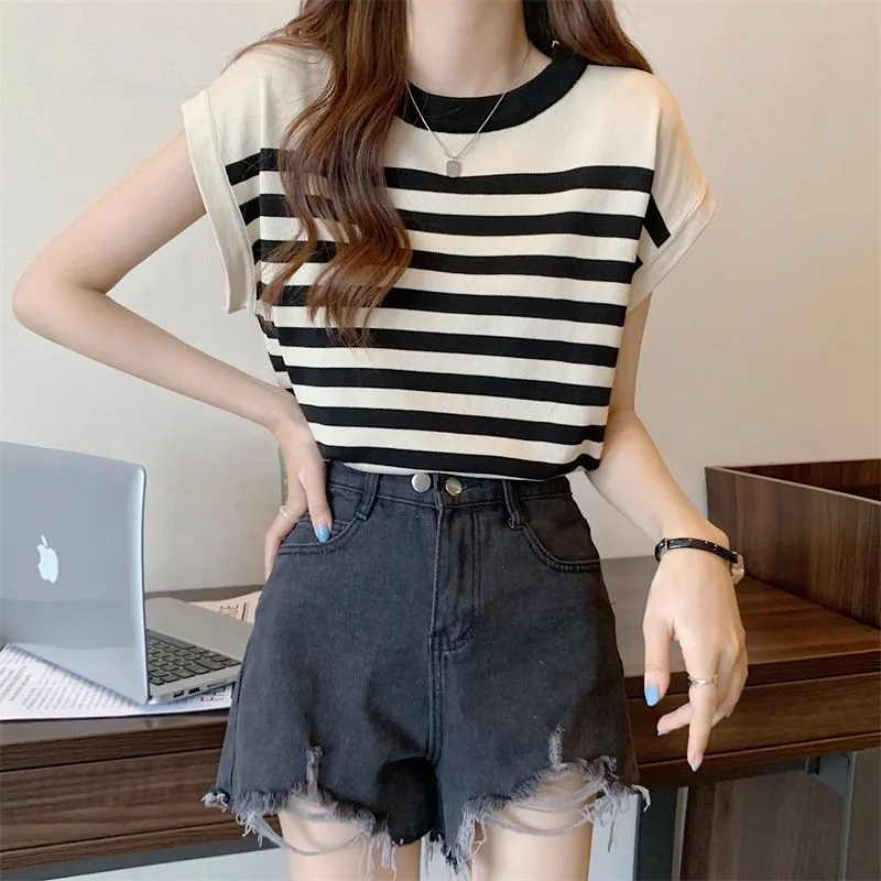 Uveng Uveng Retro Sleeveless T-Shirt With Stylish Design Style Summer