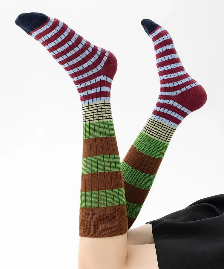 Hot Selling Contrasting Striped Fashion Over The Calf Socks