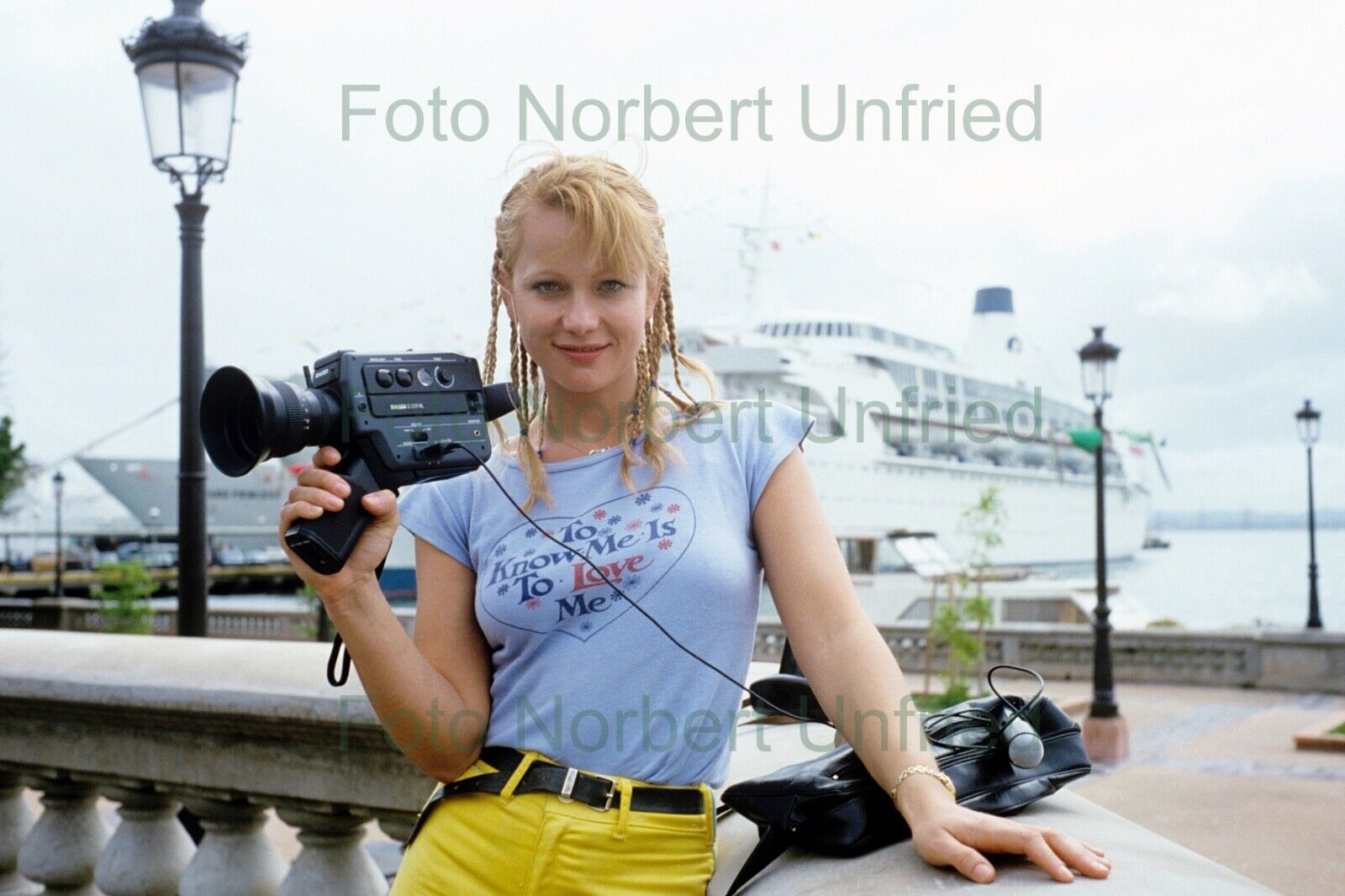 Ute Christensen With Film Camera - Photo Poster painting 20 X 30 CM Without Autograph (Nr 2-3