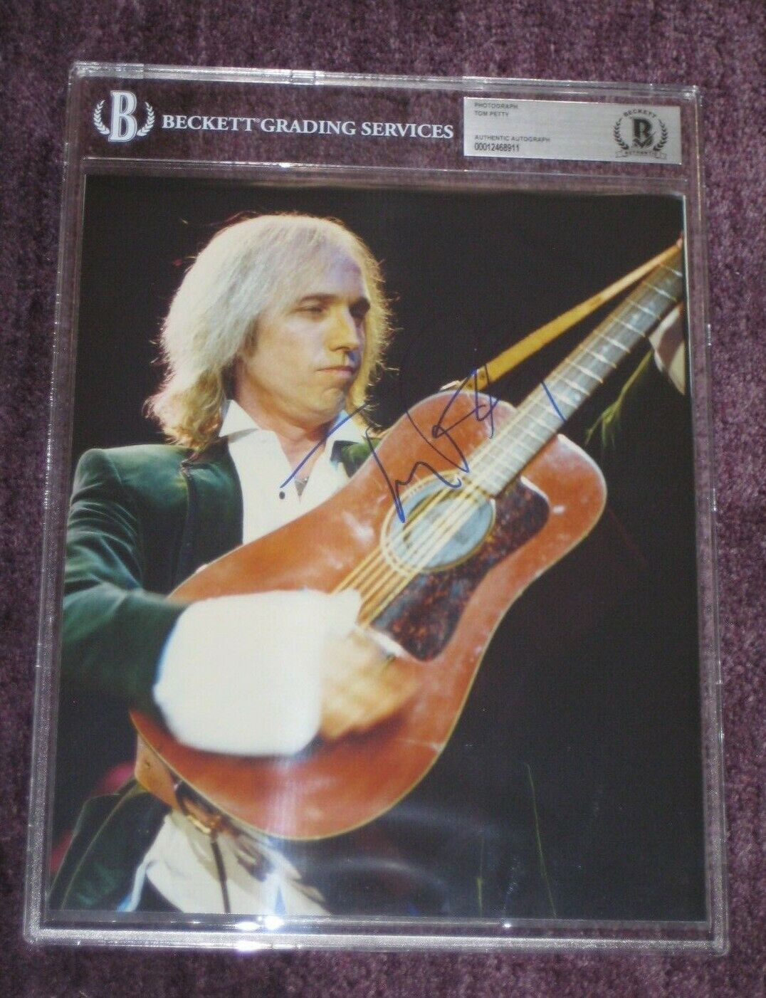 Tom Petty 签名 8 X 10 演唱会照片 Beckett 认证和封装