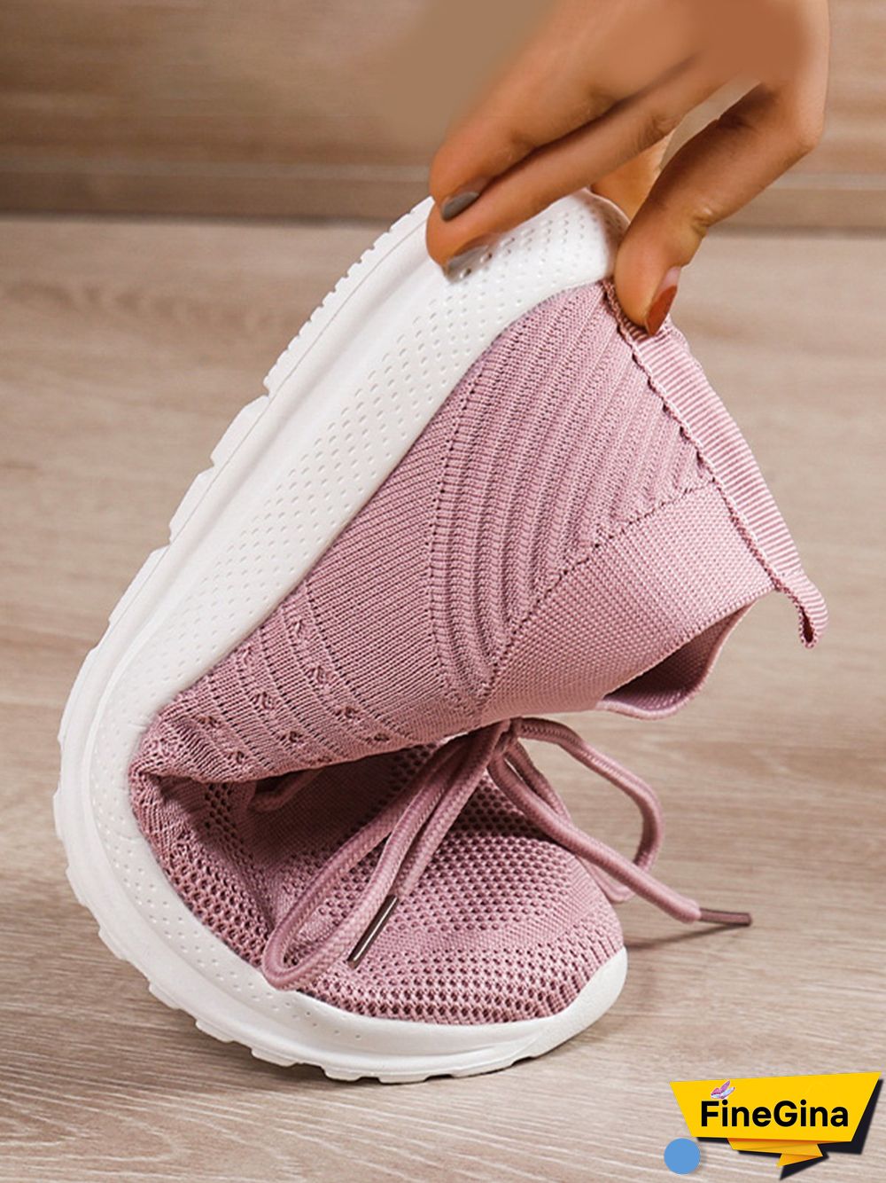 Flyknit Lightweight Soft Sole Lace-Up Sneakers