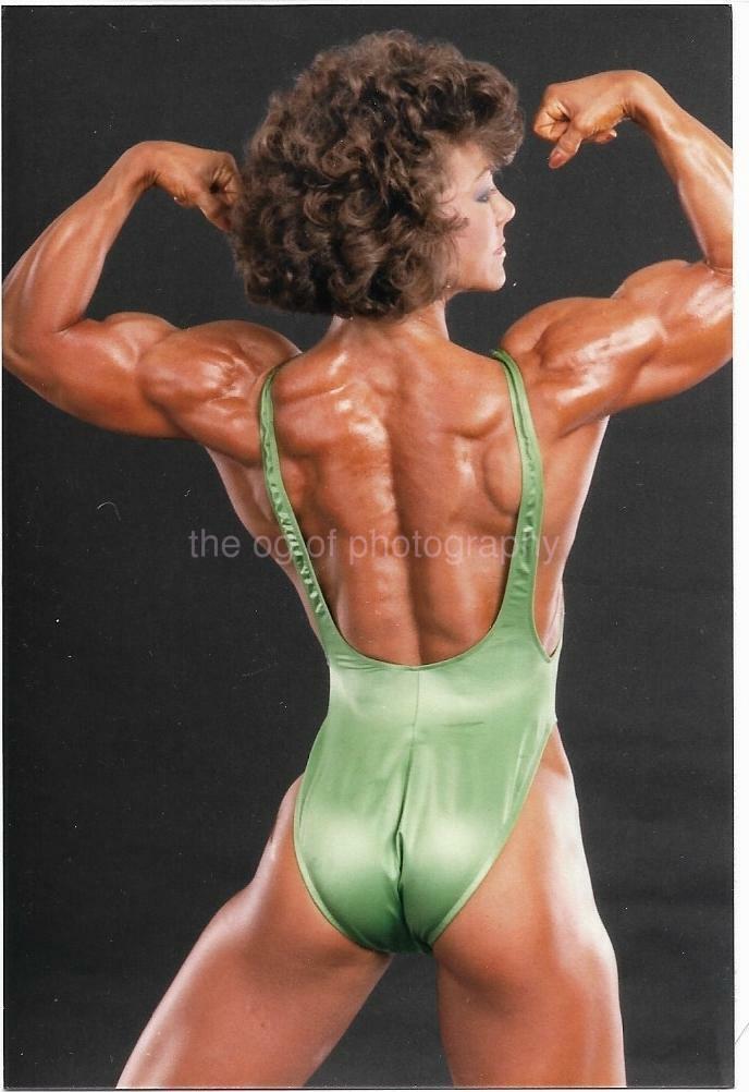 FEMALE BODYBUILDER 80's 90's FOUND Photo Poster painting Color PRETTY WOMAN Original EN 18 25 B