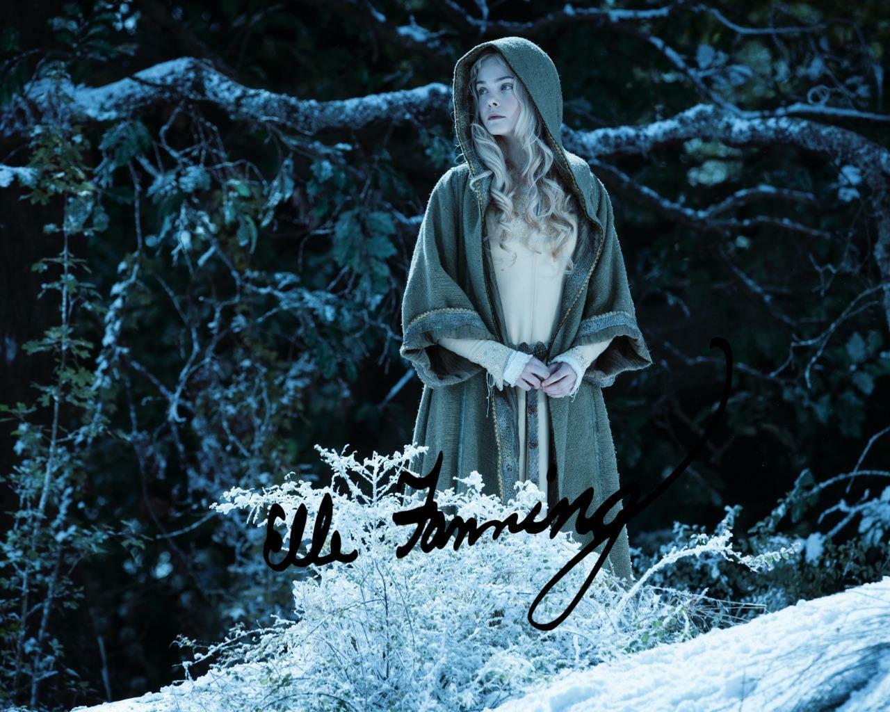 MALEFICENT Elle Fanning SIGNED AUTOGRAPHED 10 X 8