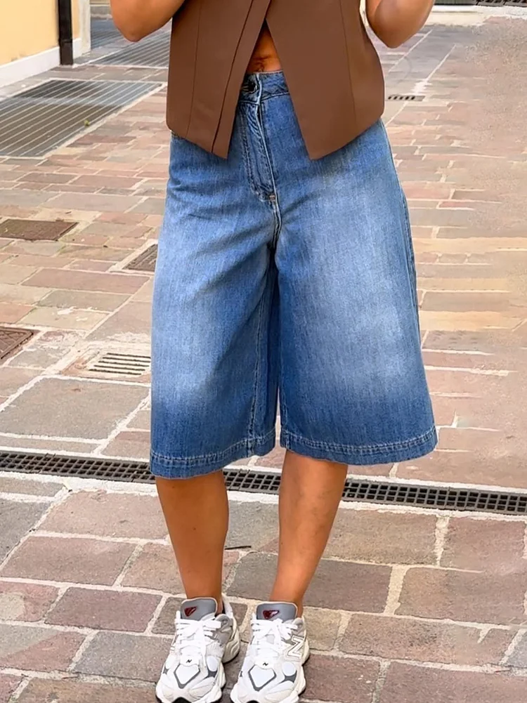 Elegant Denim Wide-Leg Bermuda Shorts