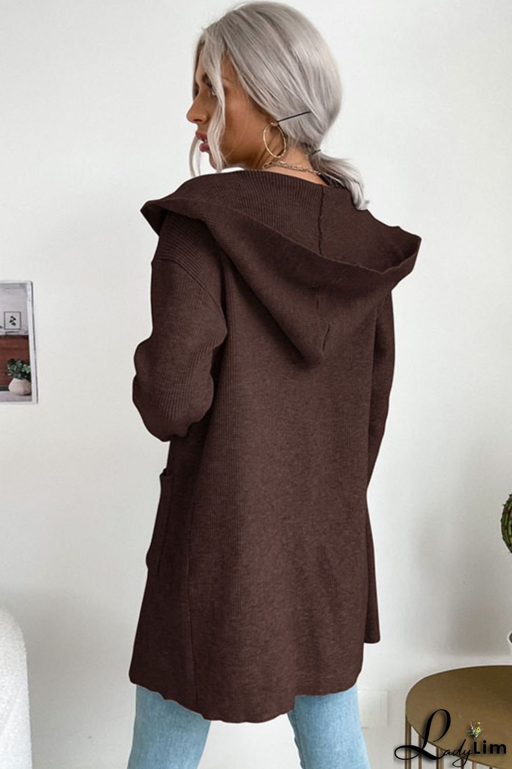 Effortless and Trendy Cardigan