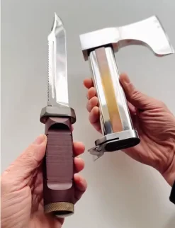 Axe with built-in short dagger, a multi-functional outdoor survival tool