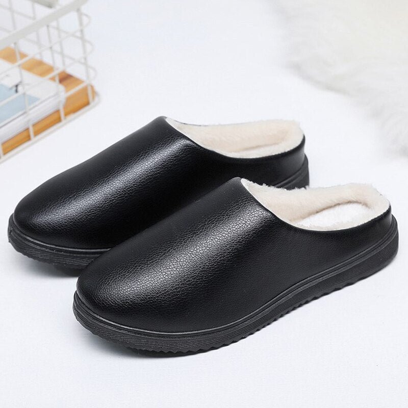 2021 New Arrival Runway Shoes Men Leather Home Slippers Unisex Flat Round Toe Wear Resitant Fashion Shoes Man Slippers House