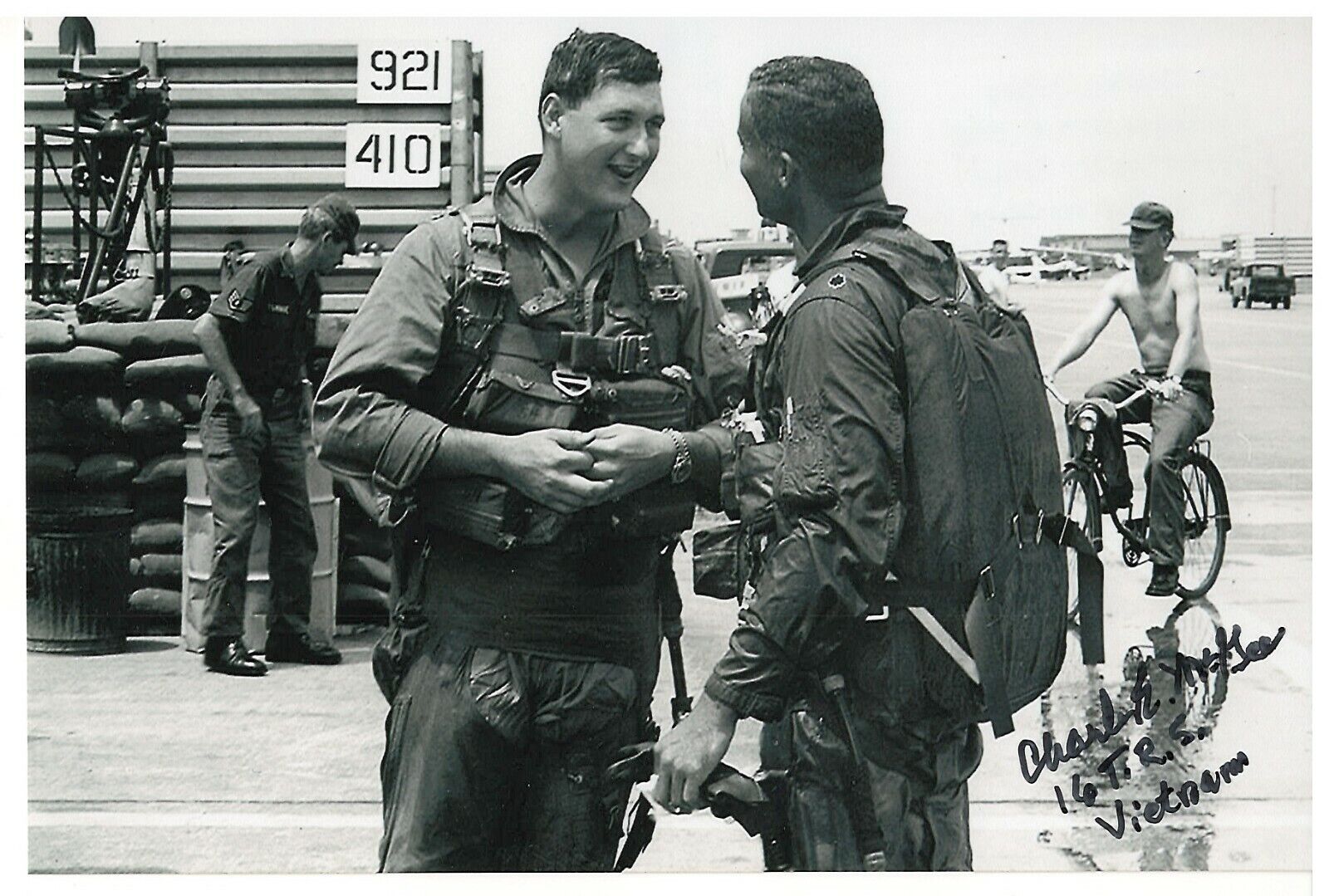 CHARLES MCGEE 302ND FIGHTER SQUADRON TUSKEGEE AIRMAN PILOT RARE SIGNED Photo Poster painting