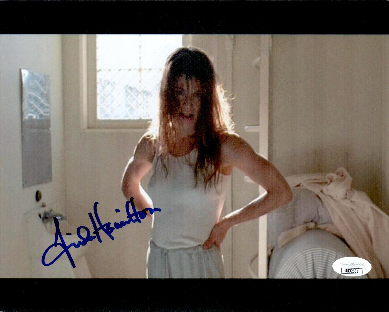 LINDA HAMILTON Signed 8x10 Photo Poster painting SARAH CONNOR TERMINATOR Autograph JSA COA Cert