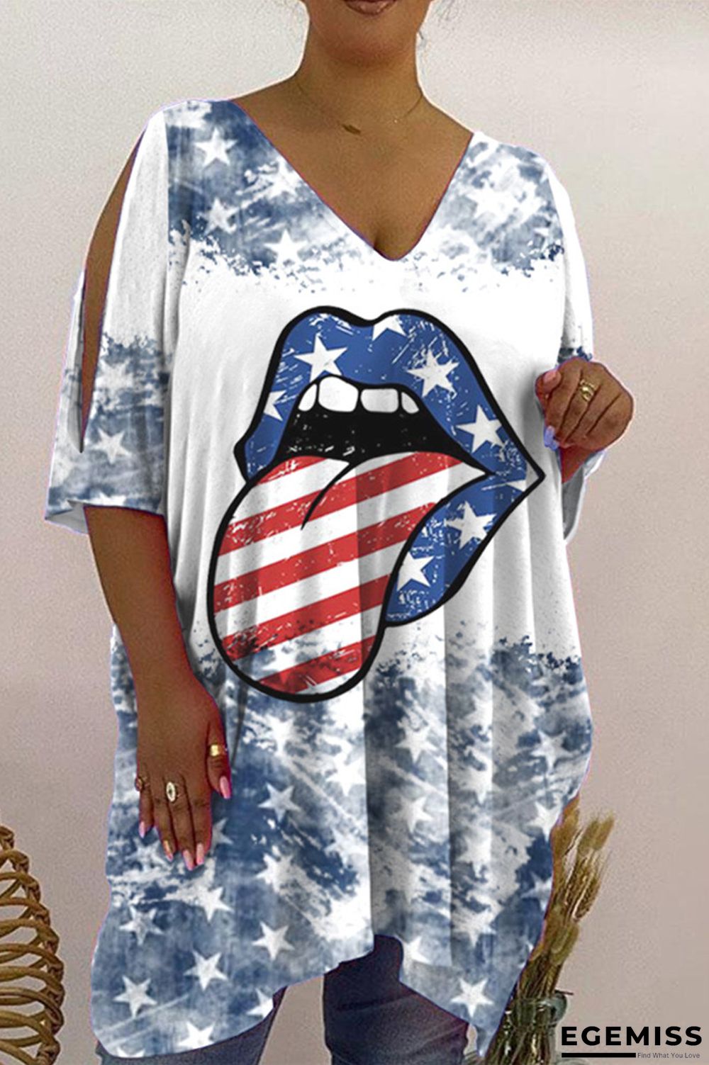 White Blue Fashion Casual Print Hollowed Out V Neck T-Shirts | EGEMISS