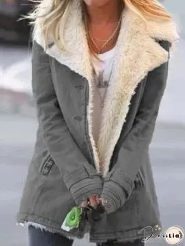 Relaxed and Timeless winter Coat