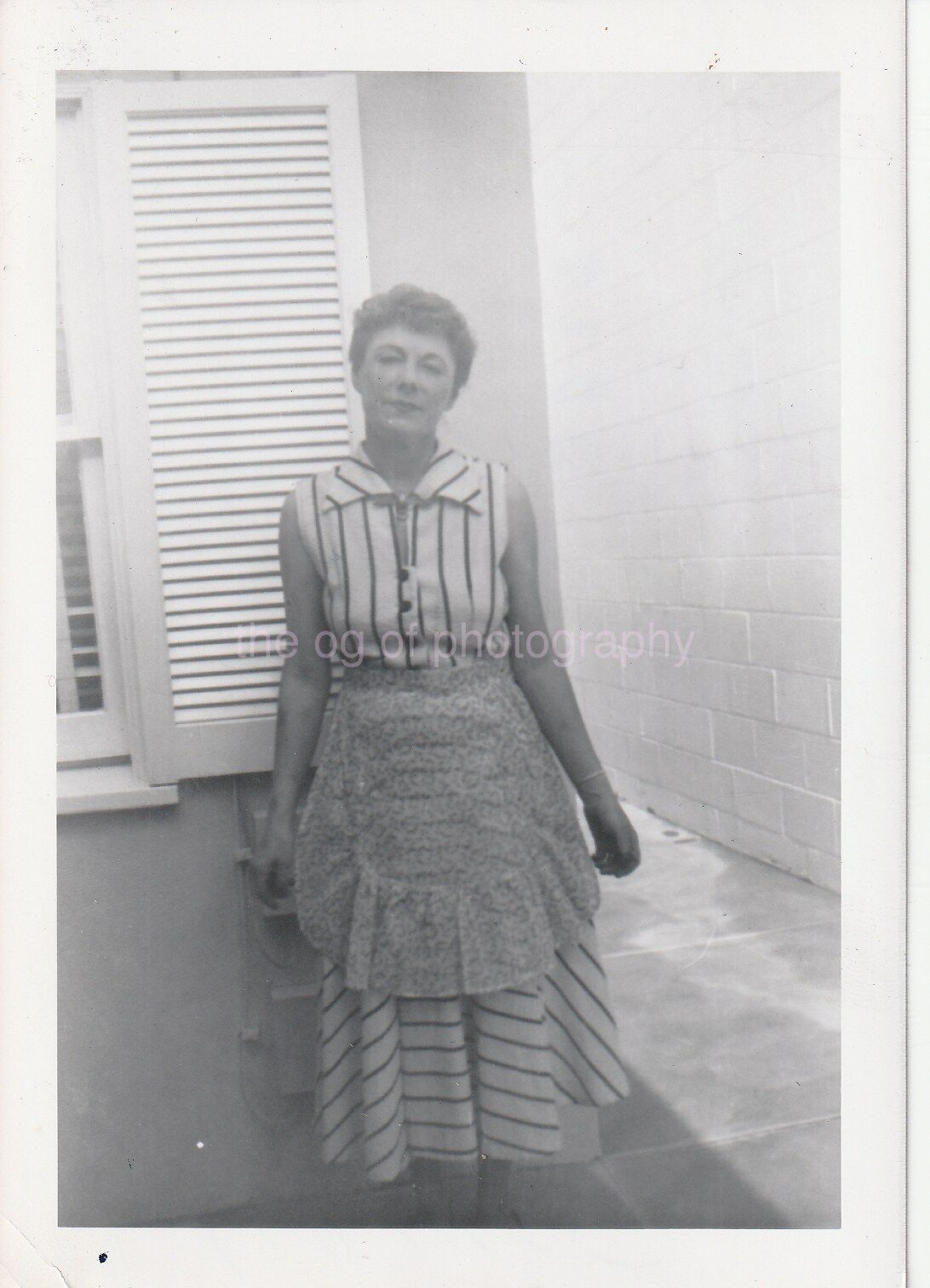 Portrait Of A Woman Wearing An Apron FOUND Photo Poster paintingGRAPH bw91 11 J