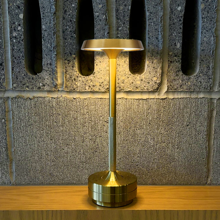 Latest design-Metallic LED Touch Dimmable Table Lamp CSTWIRE