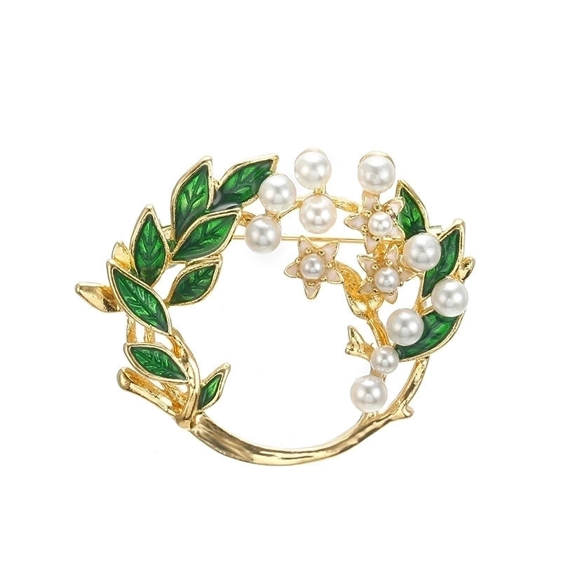 Elegant Glam Pin Geometric Alloy Plating Inlay Artificial Pearls Rhinestones Shell Women’s Brooches