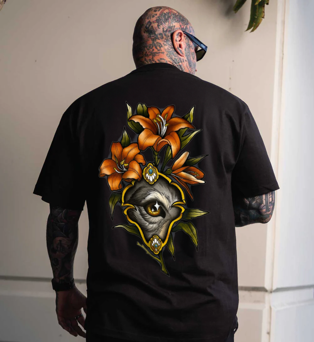 Gray Wolf's Eye In Flowers Graphic Print T-shirt