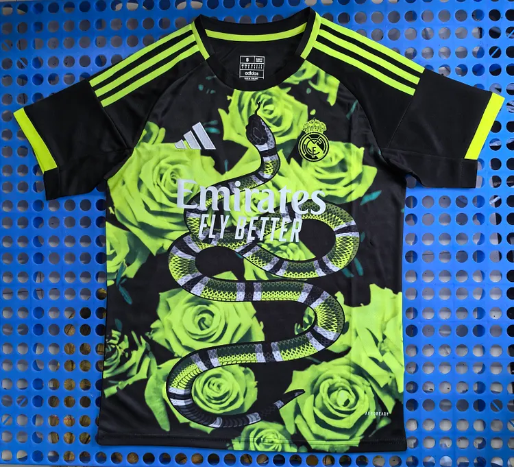 25-26 Real Madrid fluorescent green rose snake special edition football jersey 1:1 Thai quality