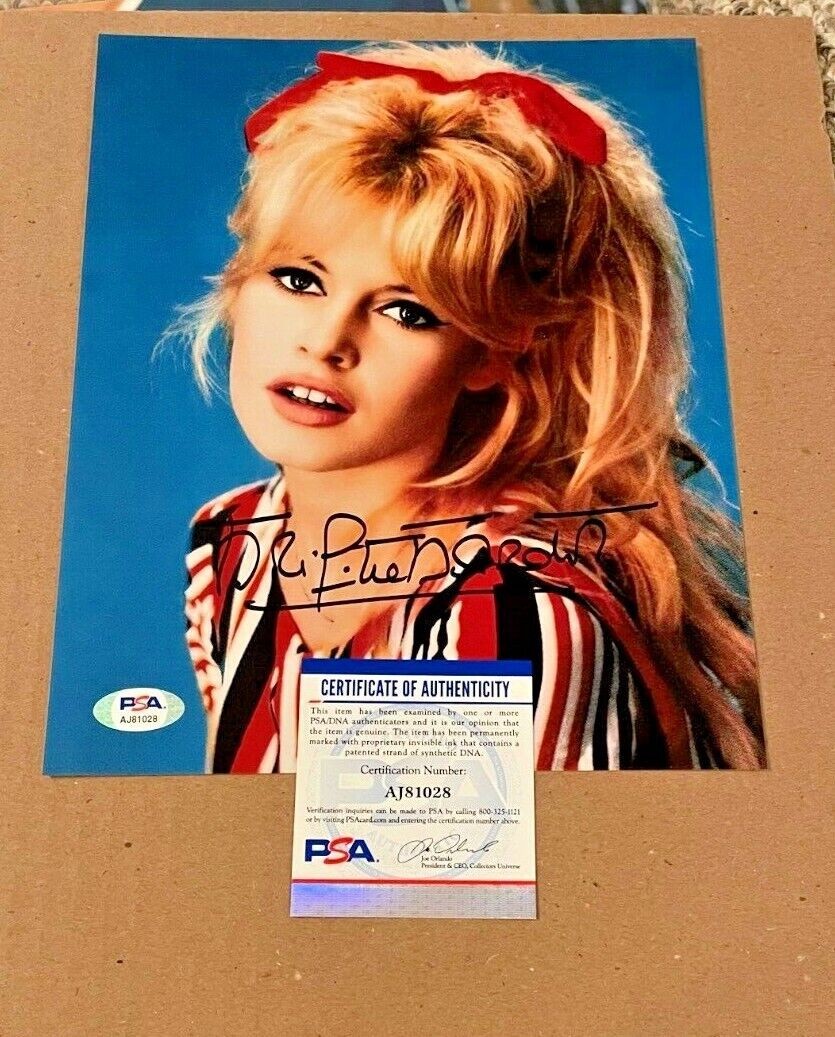 BRIDGETTE BARDOT SIGNED SEXY 8X10 Photo Poster painting PSA/DNA CERTIFIED #4