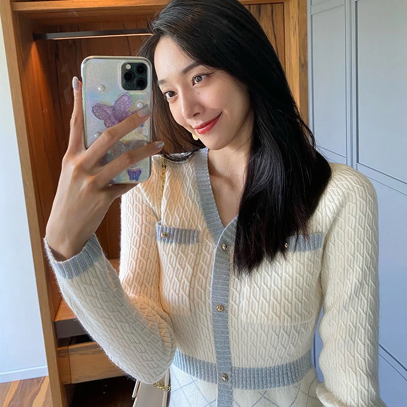 Billlnai 2023 Elegant Knitted Dress Women Long Sleeve Button Designer Winter Office Mini Sweater Dress Patchwork One Piece Dress Korean