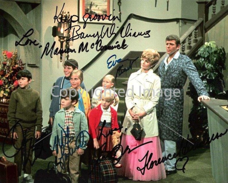 Brady Bunch Cast Maureen McCormick Vintage -196070s8.5x11 Autographed Signed Reprint Photo Poster painting